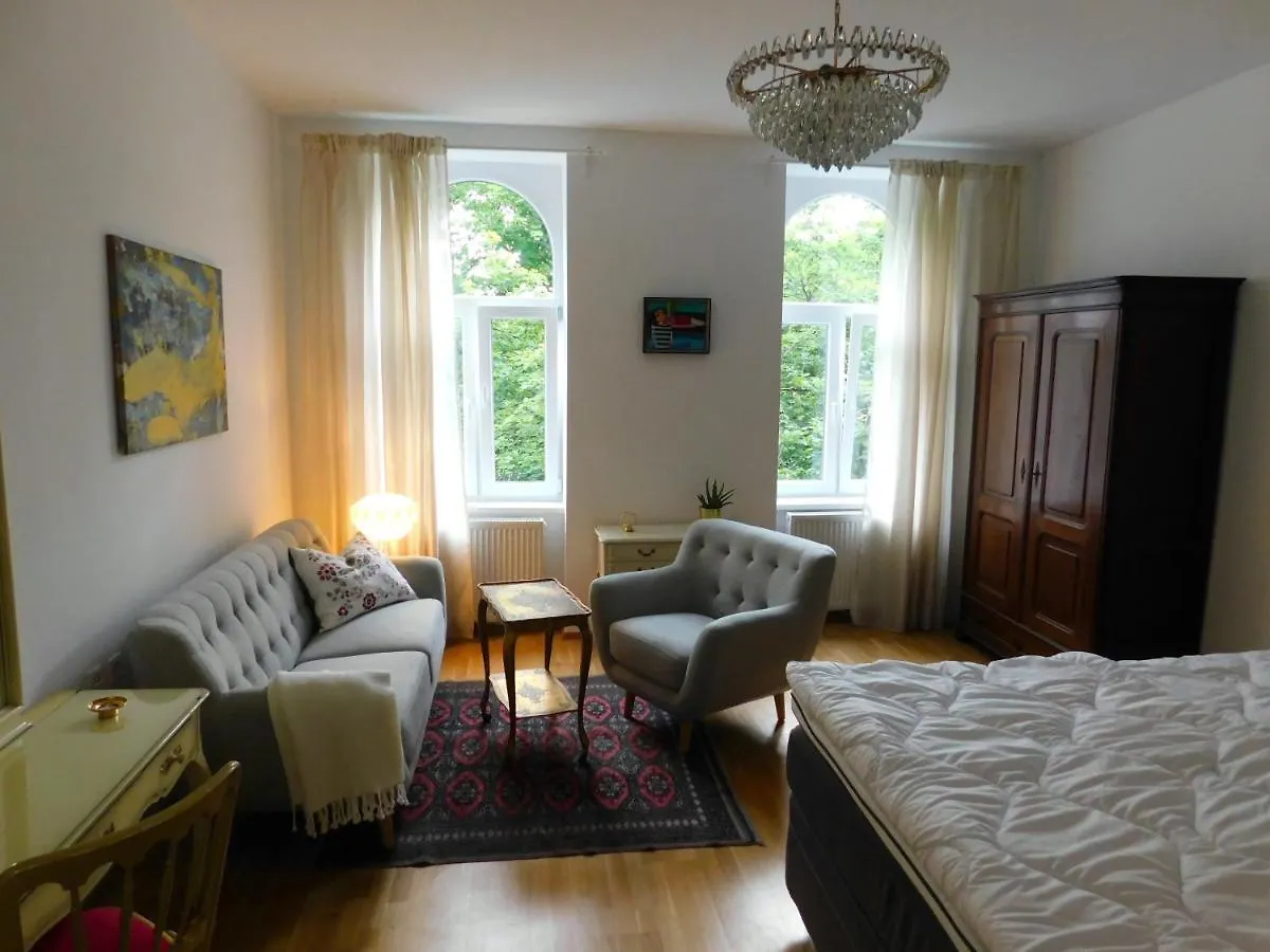ruhige, ganze Wohnung SISSI in Zentrumsnähe Wien Österreich