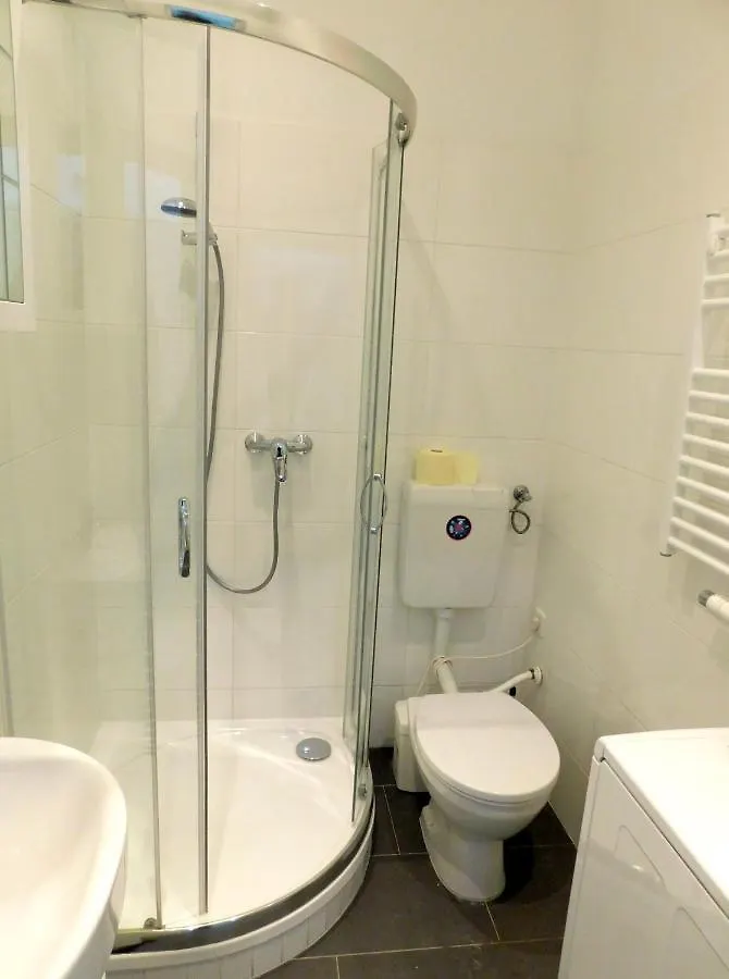 Apartment ruhige, ganze Wohnung SISSI in Zentrumsnähe Wien