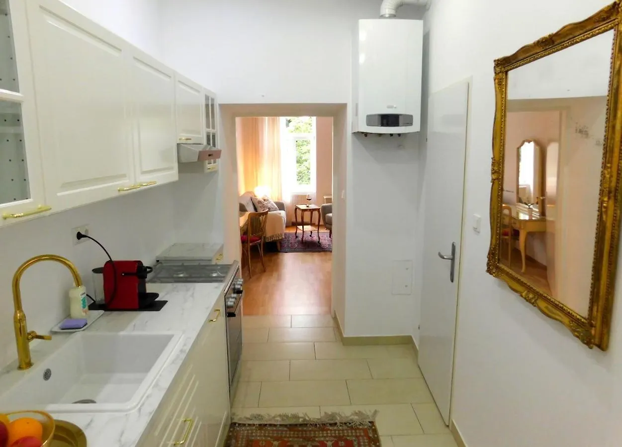 ruhige, ganze Wohnung SISSI in Zentrumsnähe Wien