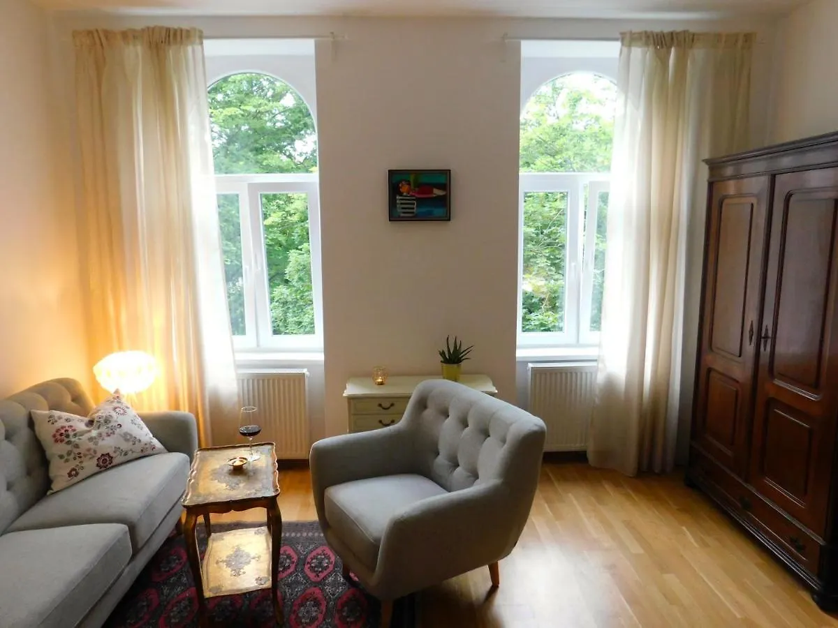 ruhige, ganze Wohnung SISSI in Zentrumsnähe Wien Apartment